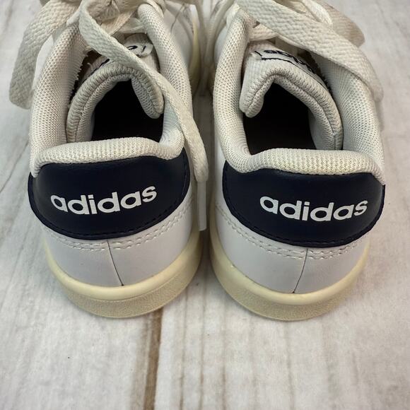 Kids Adidas White Lace Up Low Top Sneakers Size 12K - Picture 6 of 9